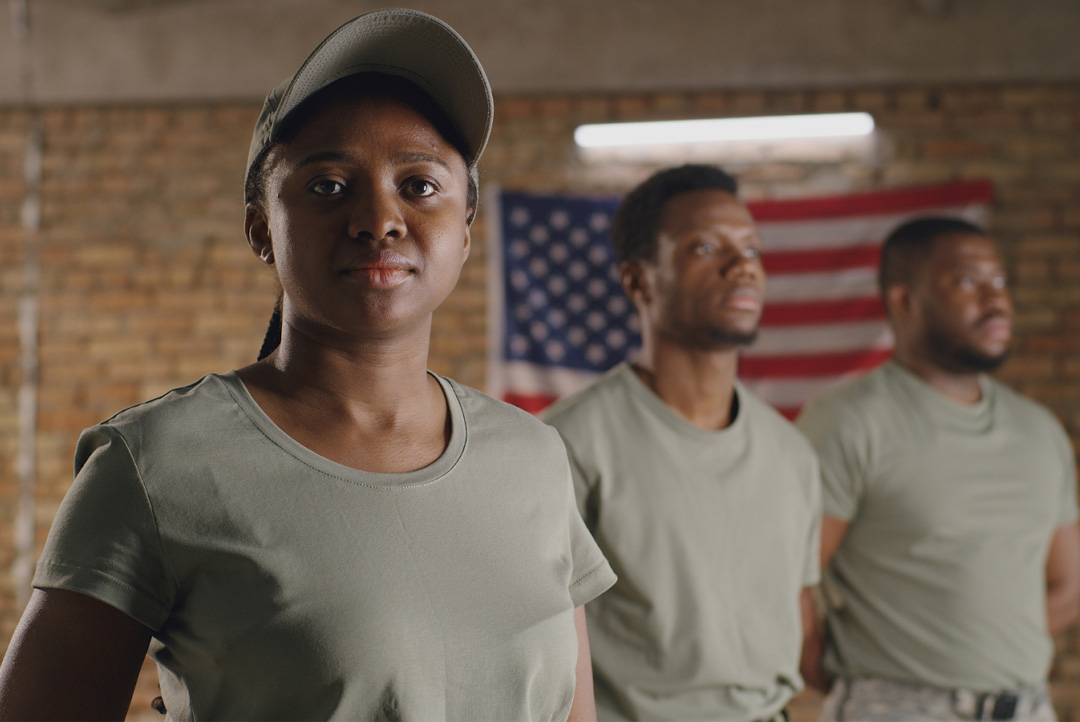 women_in_military_formation